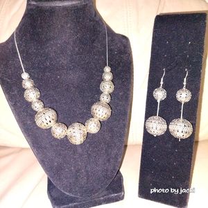 Silver necklace & earrings set